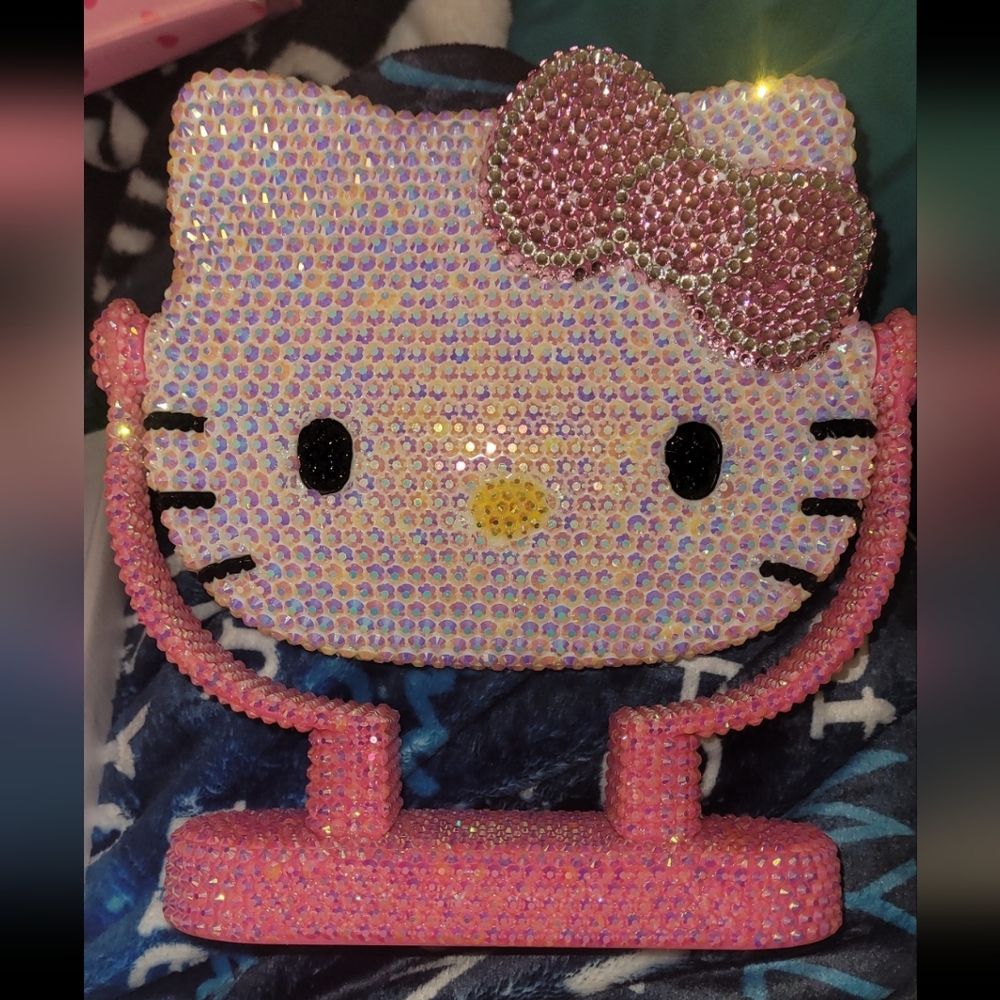 Hello Kitty Rhinestone Mirror w Stand - Picture 6 of 6